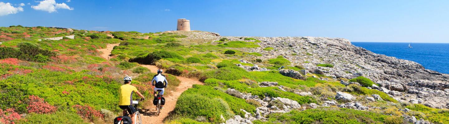 Radfahrer an der Kste Menorcas | © SB