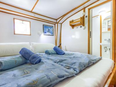 Kapetan Jure Kabinenbeispiel