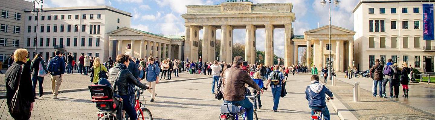 Berlin - Brandenburger Tor - Radfahrer | © Facundo - stock.adobe.com